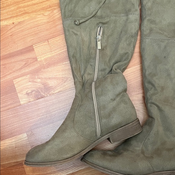 Women's Over-the-Knee Boots in Olive Tan Size 8 - Picture 2 of 6
